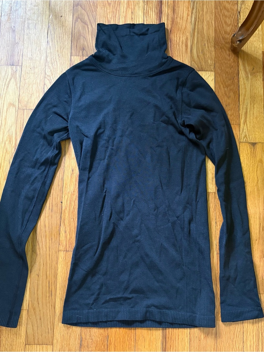 Lululemon Women's Black Ribbed Turtleneck Long Sleeve Top size small